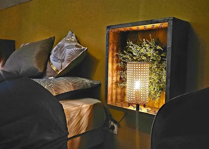 홈스테이 Chez Sam Et Brice Saint-Georges-Buttavent